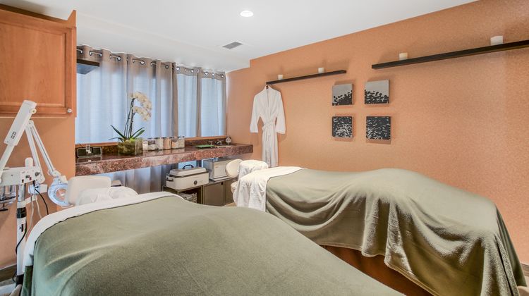 Omni Los Angeles Hotel at CA Plaza Spa