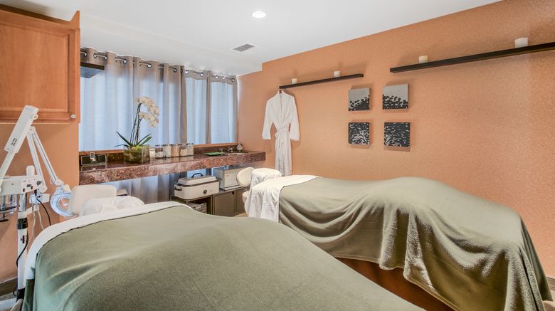 <b>Omni Los Angeles Hotel at CA Plaza Spa</b>. Images powered by <a href="https://www.leonardoworldwide.com/" title="Leonardo Worldwide" target="_blank">Leonardo</a>.