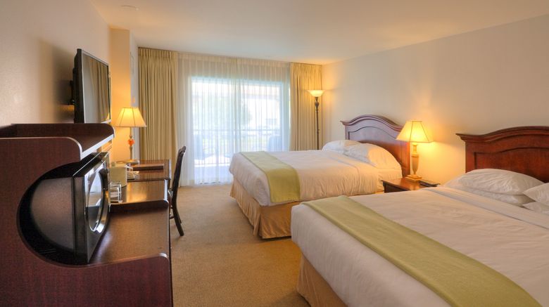 <b>Inn at The Commons Room</b>. Images powered by <a href="https://www.leonardoworldwide.com/" title="Leonardo Worldwide" target="_blank">Leonardo</a>.
