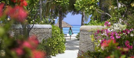 Four Seasons Resort at Kuda Huraa Exterior