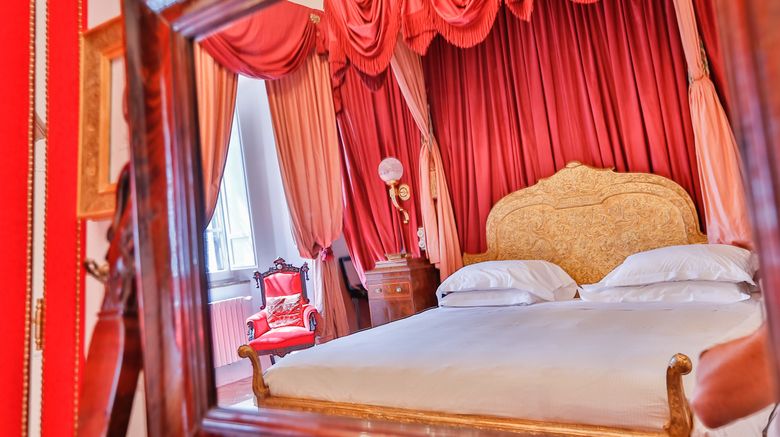 <b>Relais La Suvera Hotel Suite</b>. Images powered by <a href=https://www.travelagewest.com/Hotels/Pievescola-Italy/