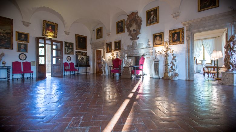 <b>Relais La Suvera Hotel Lobby</b>. Images powered by <a href=https://www.travelagewest.com/Hotels/Pievescola-Italy/