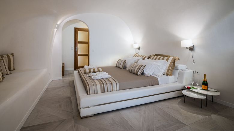 <b>Elite Suites Room</b>. Images powered by <a href="https://www.leonardoworldwide.com/" title="Leonardo Worldwide" target="_blank">Leonardo</a>.