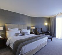 Hotel du Lac Room