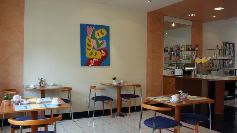 <b>Hotel Niederraeder Hof Restaurant</b>. Images powered by <a href="https://www.leonardoworldwide.com/" title="Leonardo Worldwide" target="_blank">Leonardo</a>.