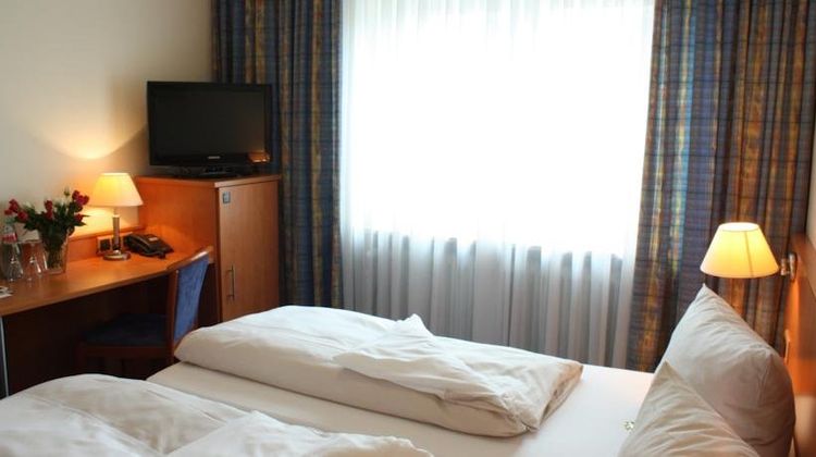 Hotel Niederraeder Hof Room