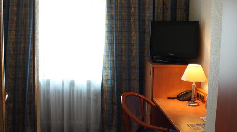 <b>Hotel Niederraeder Hof Room</b>. Images powered by <a href="https://www.leonardoworldwide.com/" title="Leonardo Worldwide" target="_blank">Leonardo</a>.