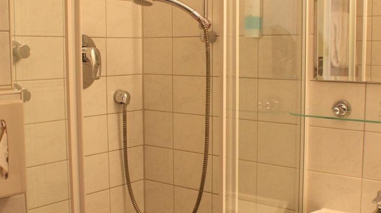 <b>Hotel Niederraeder Hof Room</b>. Images powered by <a href="https://www.leonardoworldwide.com/" title="Leonardo Worldwide" target="_blank">Leonardo</a>.