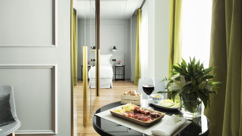 <b>TOTEM Madrid Suite</b>. Images powered by <a href="https://www.leonardoworldwide.com/" title="Leonardo Worldwide" target="_blank">Leonardo</a>.