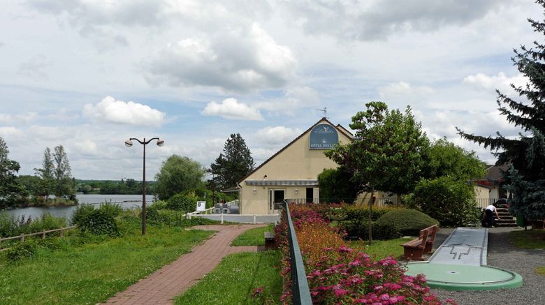<b>Logis Hotel des Lacs Golf</b>. Images powered by <a href="https://www.leonardoworldwide.com/" title="Leonardo Worldwide" target="_blank">Leonardo</a>.