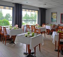 Logis Hotel des Lacs Lobby