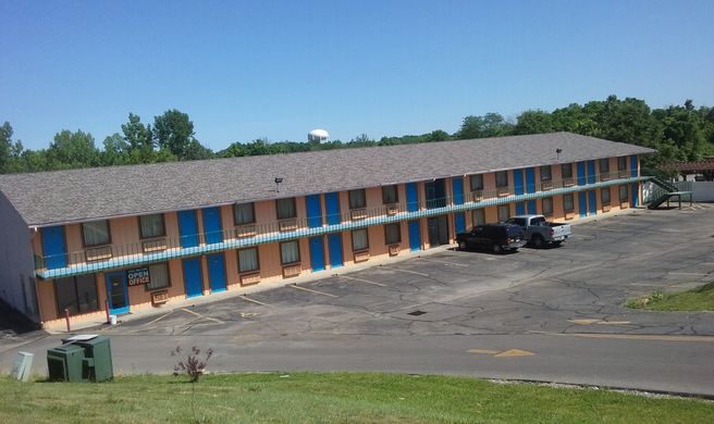 Carefree Inn Lebanon Exterior