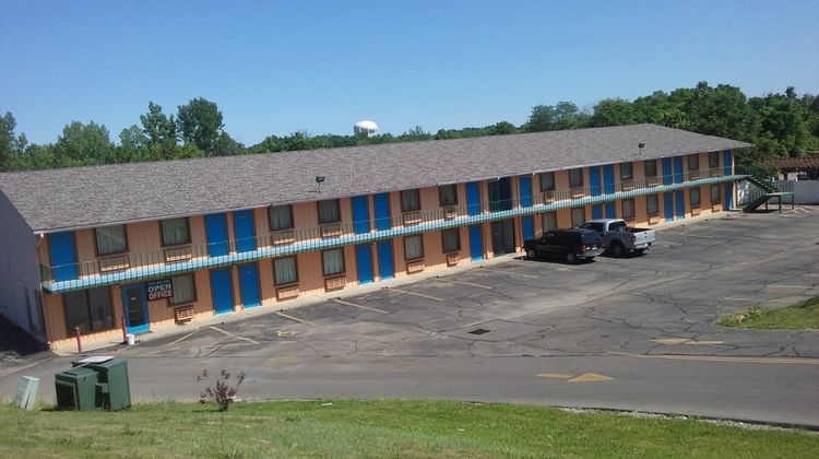 Carefree Inn Lebanon Exterior