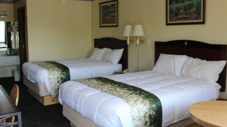 Carefree Inn Lebanon Room