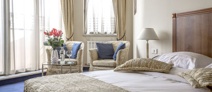 Hotel Opera by Zeus International Room