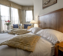 Hotel Opera by Zeus International Room