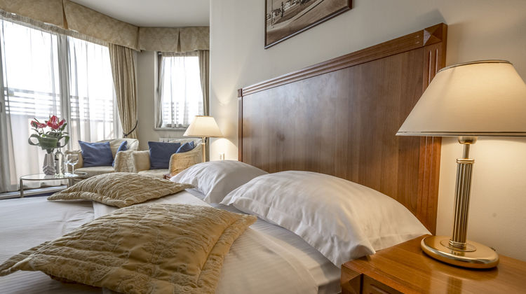 Hotel Opera by Zeus International Room