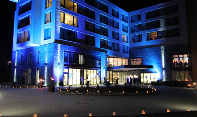 Hotel Fire & Ice Exterior