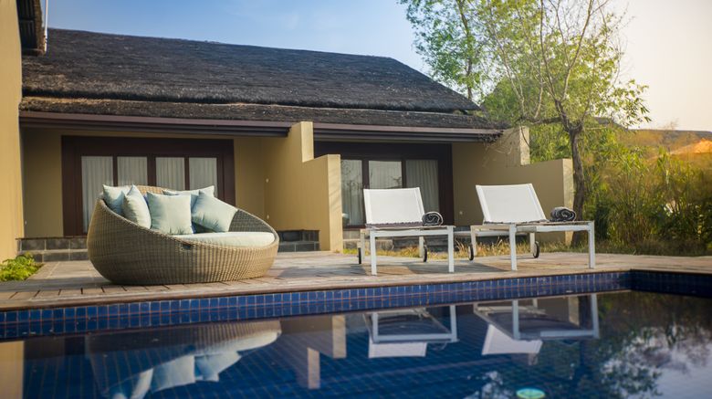 <b>Meghauli Serai, a Taj Hotel Suite</b>. Images powered by <a href="https://www.leonardoworldwide.com/" title="Leonardo Worldwide" target="_blank">Leonardo</a>.