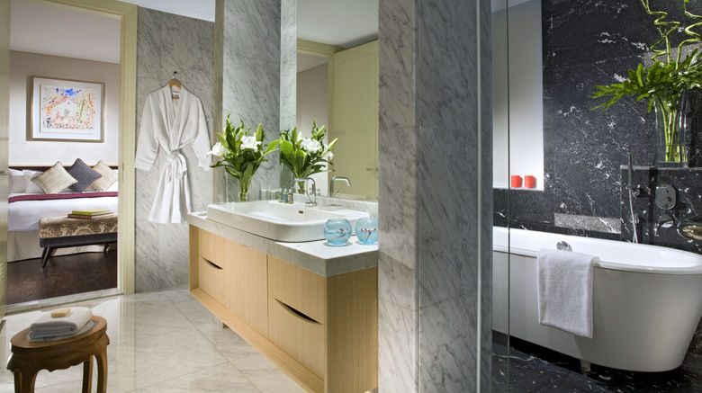 <b>Ascott Raffles Place Singapore Room</b>. Images powered by <a href="https://www.leonardoworldwide.com/" title="Leonardo Worldwide" target="_blank">Leonardo</a>.