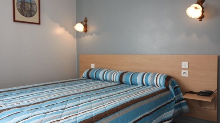 P'tit Dej-HOTEL Clermont Centre Room