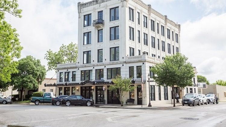 Park Plaza Hotel Seguin and Chop House Exterior