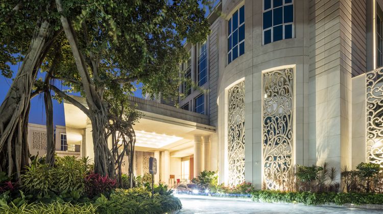 Taj Santacruz Exterior