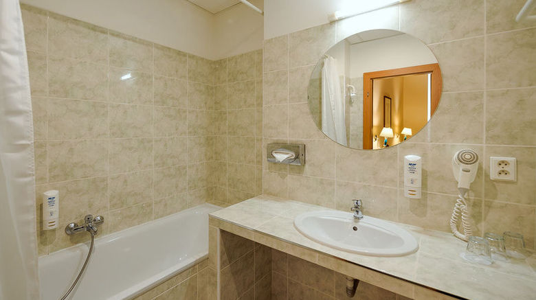 <b>Hotel Central Room</b>. Images powered by <a href="https://www.leonardoworldwide.com/" title="Leonardo Worldwide" target="_blank">Leonardo</a>.