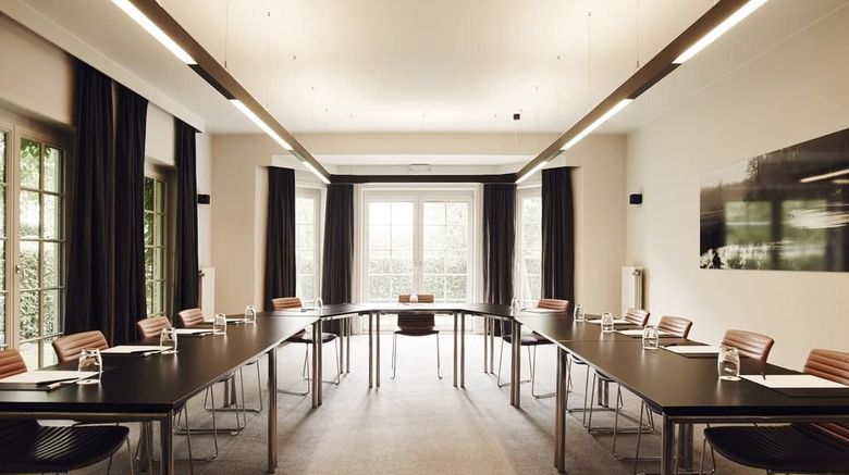 <b>Auberge du Pecheur Hotel-Restaurant Meeting</b>. Images powered by <a href="https://www.leonardoworldwide.com/" title="Leonardo Worldwide" target="_blank">Leonardo</a>.