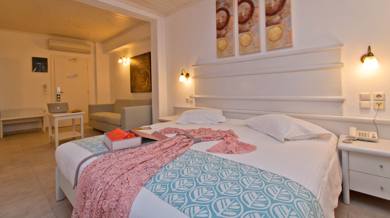 <b>Yiannaki Hotel Suite</b>. Images powered by <a href="https://www.leonardoworldwide.com/" title="Leonardo Worldwide" target="_blank">Leonardo</a>.