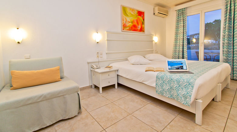 <b>Yiannaki Hotel Room</b>. Images powered by <a href="https://www.leonardoworldwide.com/" title="Leonardo Worldwide" target="_blank">Leonardo</a>.