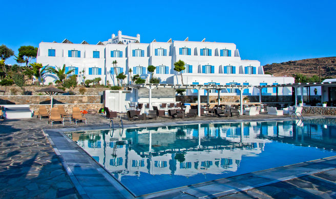 Yiannaki Hotel Exterior