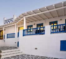 Yiannaki Hotel Exterior