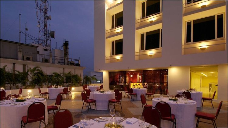 Vivanta Vijayawada, MG Road Restaurant