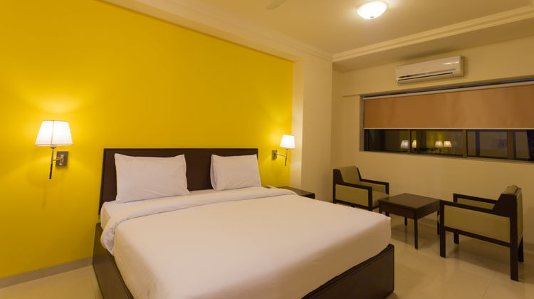Hotel Ginger Thane Room