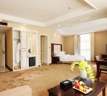 Yiding Hotel Room
