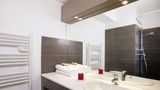 Sejours & Affaires Grande Arche Room