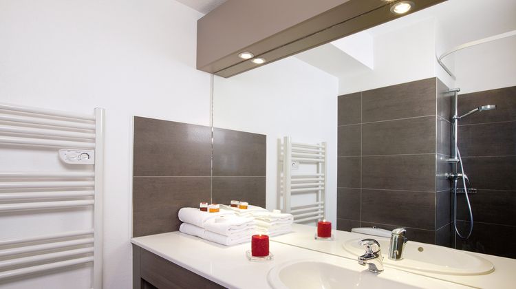Sejours & Affaires Grande Arche Room