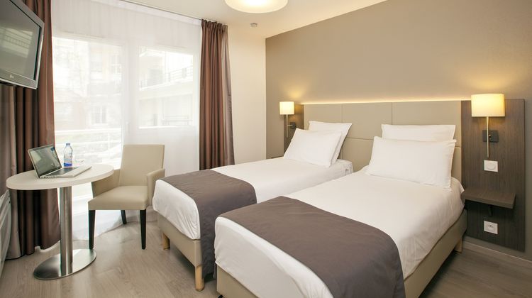 Sejours & Affaires Grande Arche Room