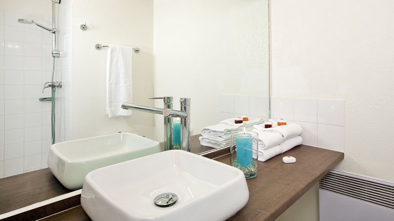 <b>Sejours & Affaires Grande Arche Room</b>. Images powered by <a href="https://www.leonardoworldwide.com/" title="Leonardo Worldwide" target="_blank">Leonardo</a>.