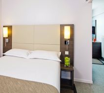Sejours & Affaires Lille Europe Room