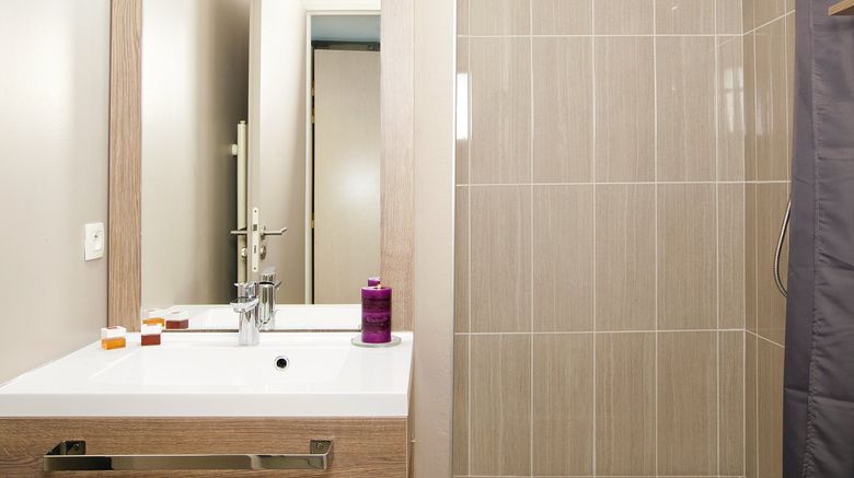 <b>Sejours & Affaires Lille Europe Room</b>. Images powered by <a href="https://www.leonardoworldwide.com/" title="Leonardo Worldwide" target="_blank">Leonardo</a>.