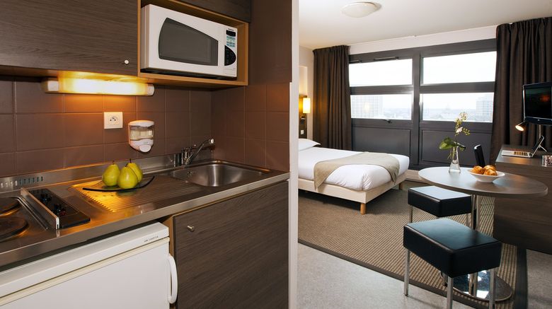 <b>Sejours & Affaires Lille Europe Room</b>. Images powered by <a href="https://www.leonardoworldwide.com/" title="Leonardo Worldwide" target="_blank">Leonardo</a>.