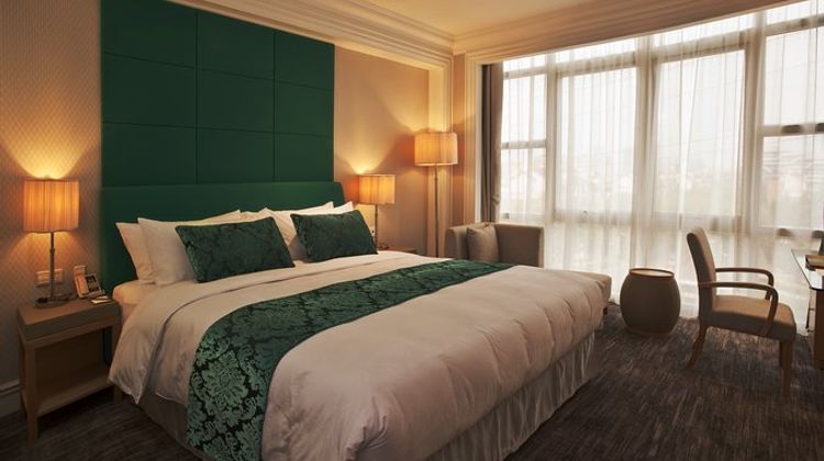 Royal Grace Hotel Optics Valley Room