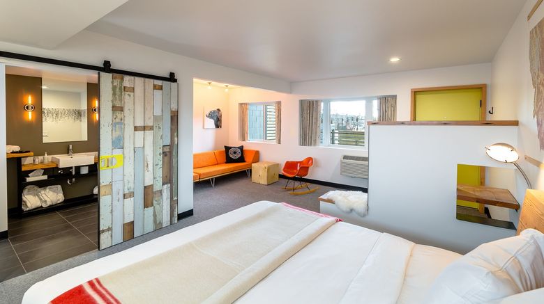 <b>The Lark Suite</b>. Images powered by <a href="https://www.leonardoworldwide.com/" title="Leonardo Worldwide" target="_blank">Leonardo</a>.