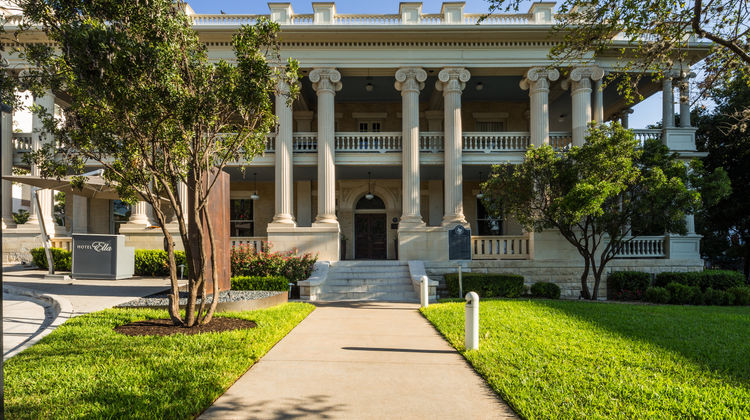Hotel Ella Exterior