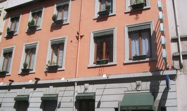 Hotel Au Patio Morand Exterior