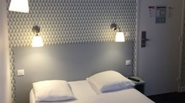 Hotel Au Patio Morand Room