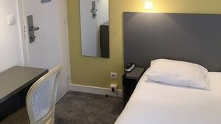 Hotel Au Patio Morand Room