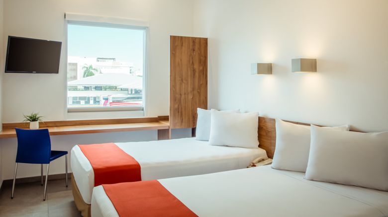<b>One Playa del Carmen Room</b>. Images powered by <a href="https://www.leonardoworldwide.com/" title="Leonardo Worldwide" target="_blank">Leonardo</a>.